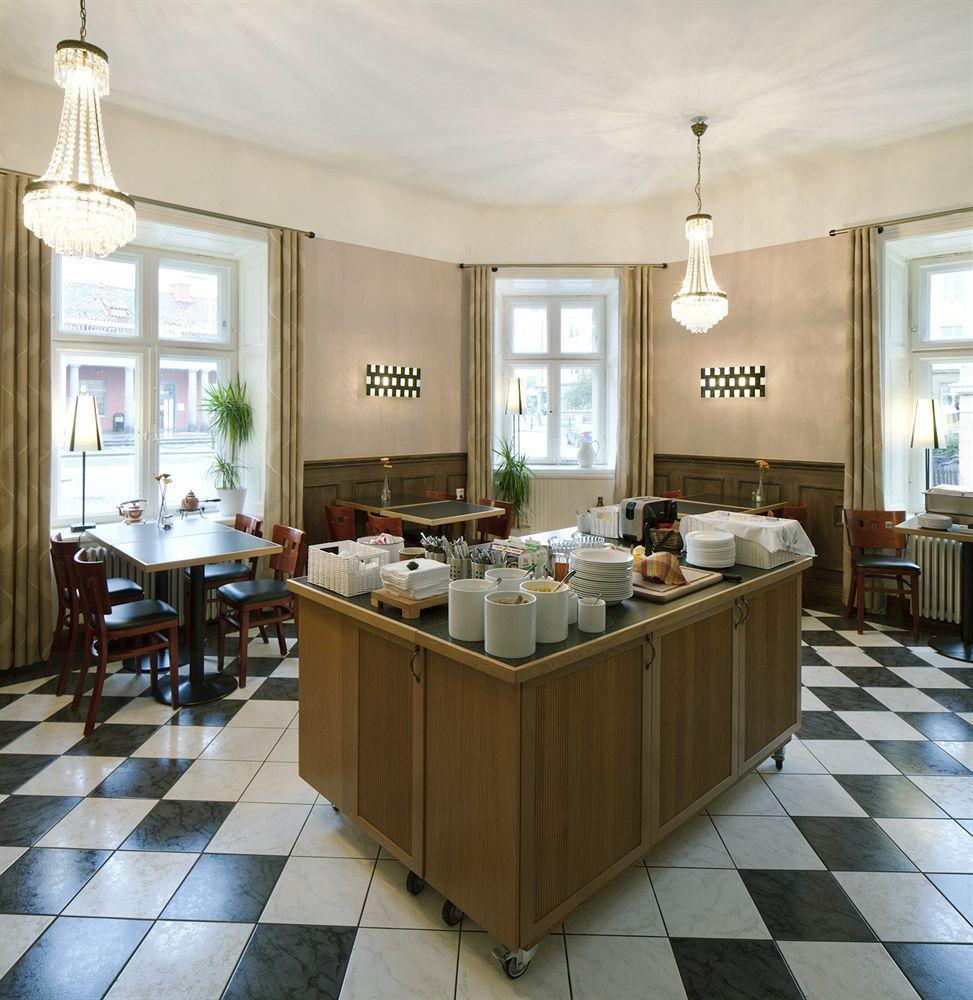 First Hotel City Ескилстуна Екстериор снимка