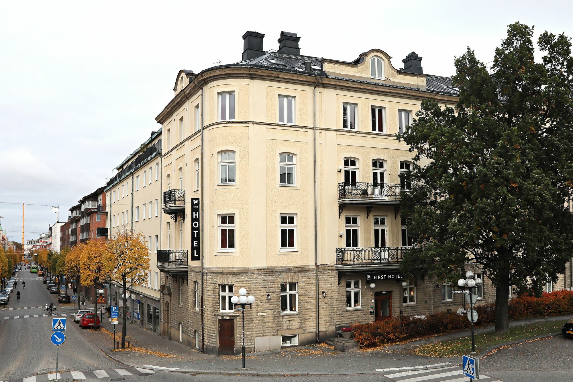 First Hotel City Ескилстуна Екстериор снимка